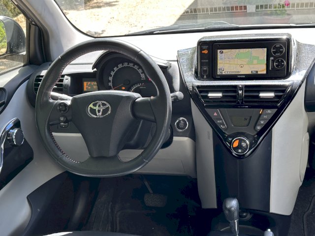 Toyota Toyota iQ 100 VVTi Multidrive IQ3