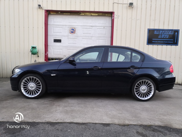 BMW BMW Série 3 V (E90) 318i Confort