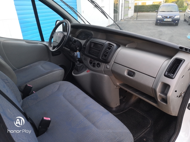 Renault Renault Trafic II 1.9 dCi100 Combi L1H1
