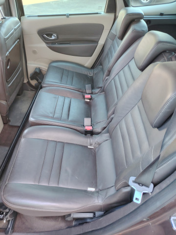 Renault Renault Grand Scenic III (R95) 1.9 dCi 130ch FAP Jade 7 places