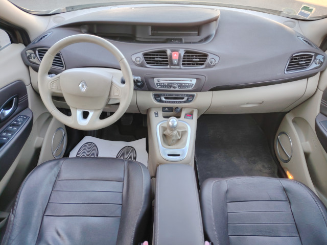 Renault Renault Grand Scenic III (R95) 1.9 dCi 130ch FAP Jade 7 places