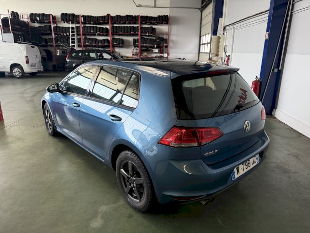 VOLSKSWAGEN GOLF 