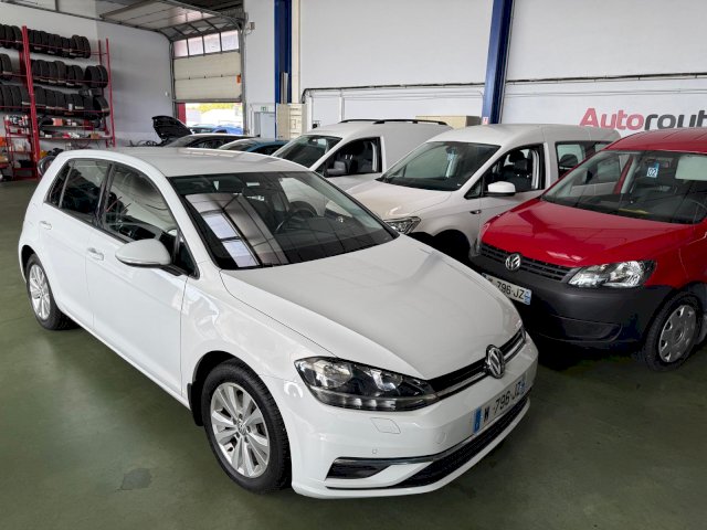 VOLKSWAGEN Golf VII Berline Confortline BMT