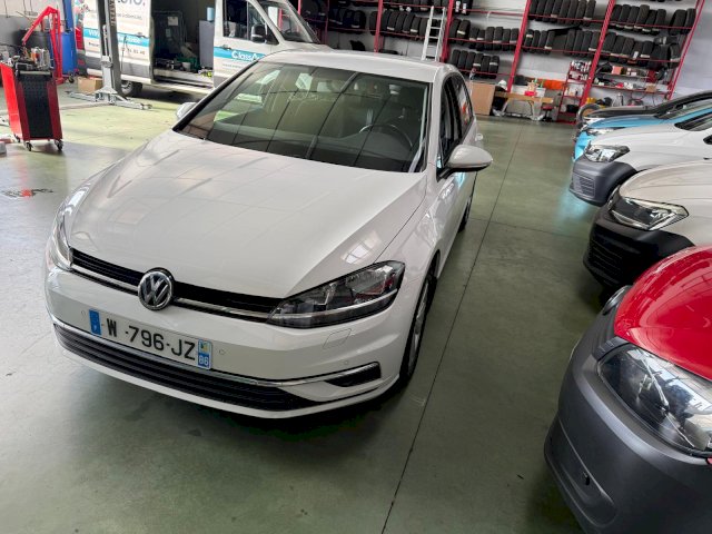 VOLKSWAGEN Golf VII Berline Confortline BMT
