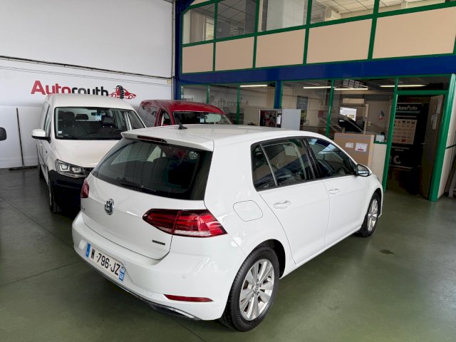 VOLKSWAGEN Golf VII Berline Confortline BMT