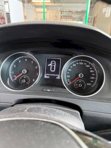 VOLKSWAGEN Golf VII Berline Confortline BMT