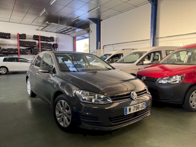VOLKSWAGEN Golf VII Berline Confortline BMT