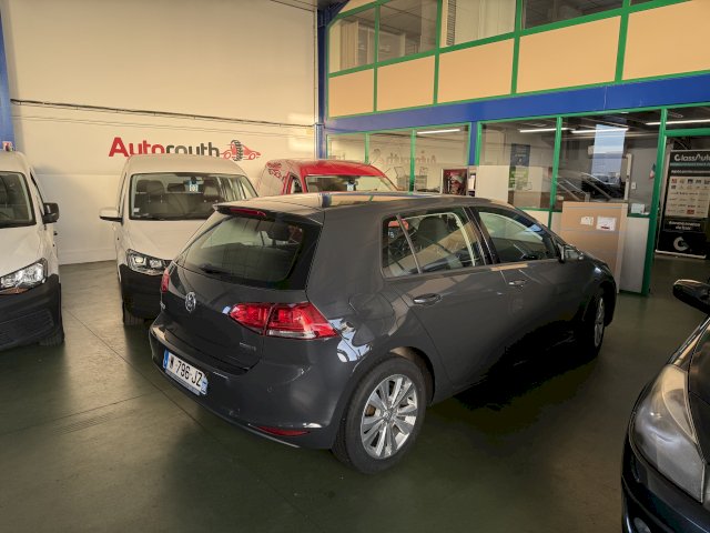 VOLKSWAGEN Golf VII Berline Confortline BMT