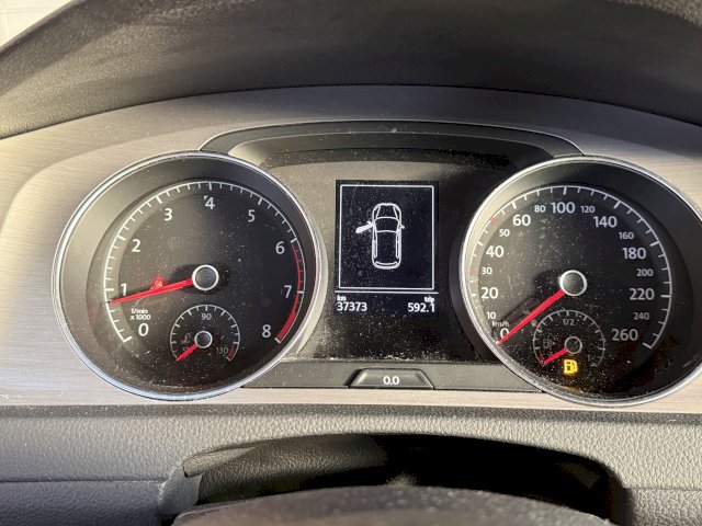 VOLKSWAGEN Golf VII Berline Confortline BMT