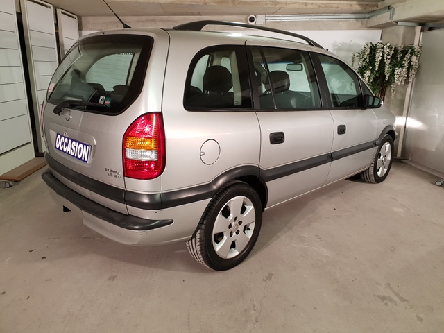 Opel Opel Zafira  2.2 16v Elegance BA