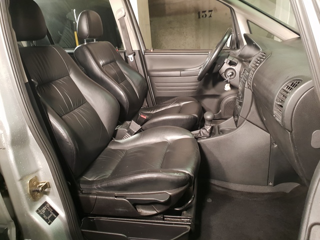 Opel Opel Zafira  2.2 16v Elegance BA