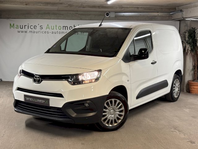 Toyota Toyota Proace City Medium 130 VVT-i Business BVA RC22