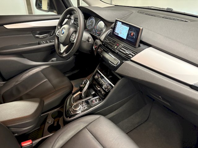 BMW BMW Serie 2 Activetourer 218i 140ch Luxury 125g