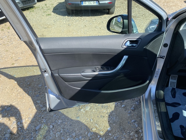 Peugeot Peugeot 308 1.6 THP 175CV FELINE KIT CHAINE/EMBRAYAGE/TURBO NEUFS *GARANTIE 12 MOIS*