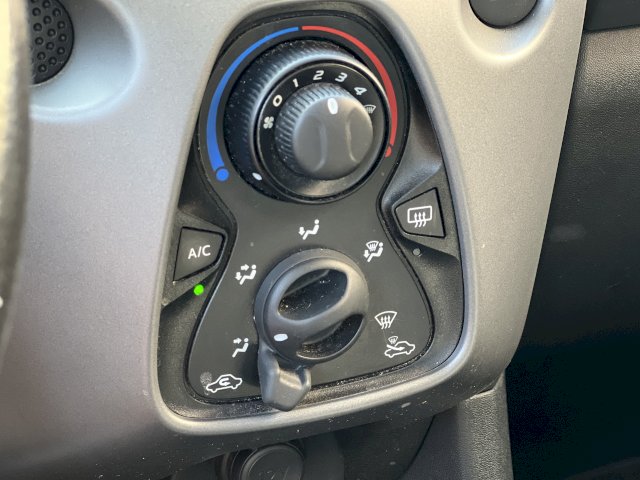 Toyota Toyota Aygo 1.0 VVT-i 72ch x-pop 5p