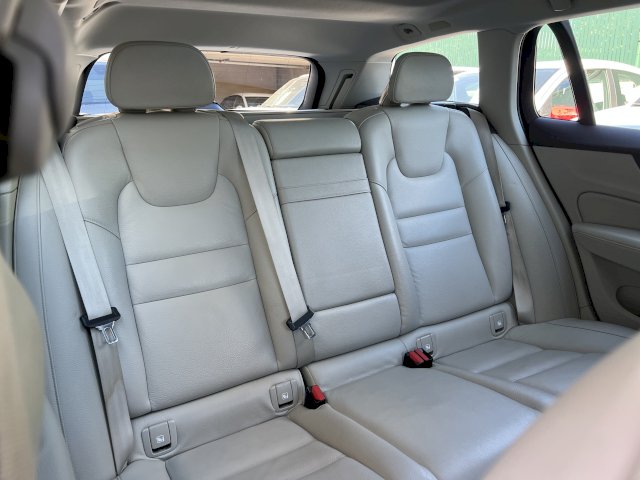 Volvo Volvo V60 II T8 Twin Engine 303 + 87ch Inscription Geartronic 16cv