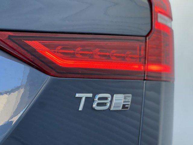 Volvo Volvo V60 II T8 Twin Engine 303 + 87ch Inscription Geartronic 16cv