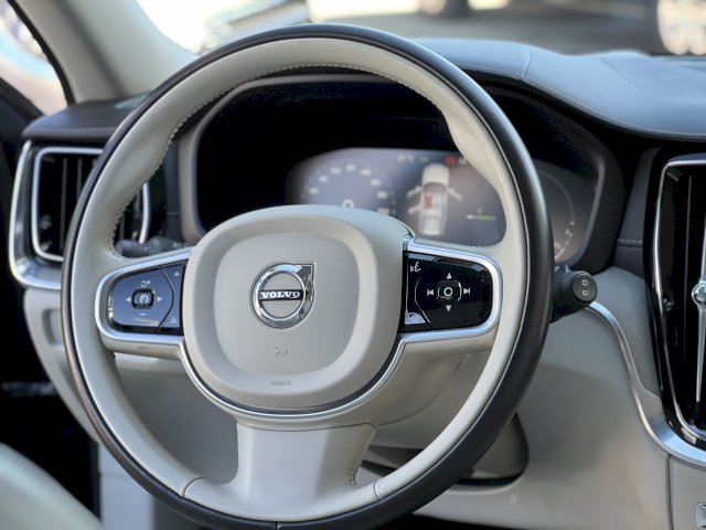 Volvo Volvo V60 II T8 Twin Engine 303 + 87ch Inscription Geartronic 16cv