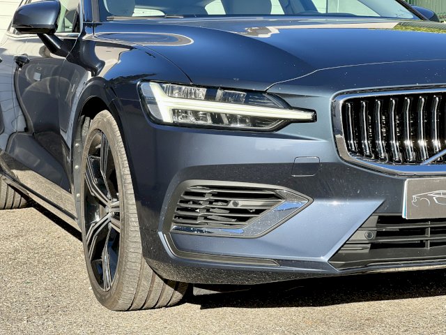 Volvo Volvo V60 II T8 Twin Engine 303 + 87ch Inscription Geartronic 16cv