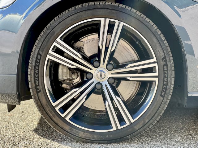 Volvo Volvo V60 II T8 Twin Engine 303 + 87ch Inscription Geartronic 16cv