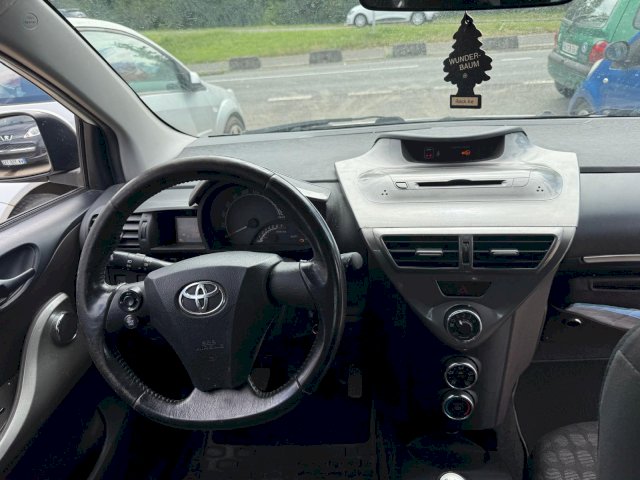TOYOTA Toyota iQ  68 VVT-i iQ