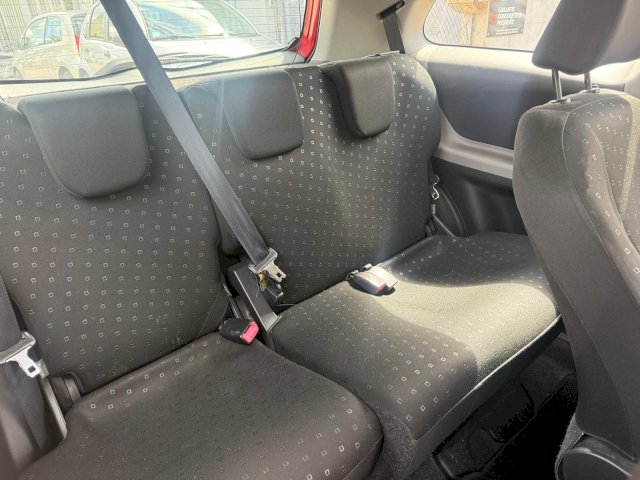 TOYOTA Toyota Yaris II 69 VVT-i 3p