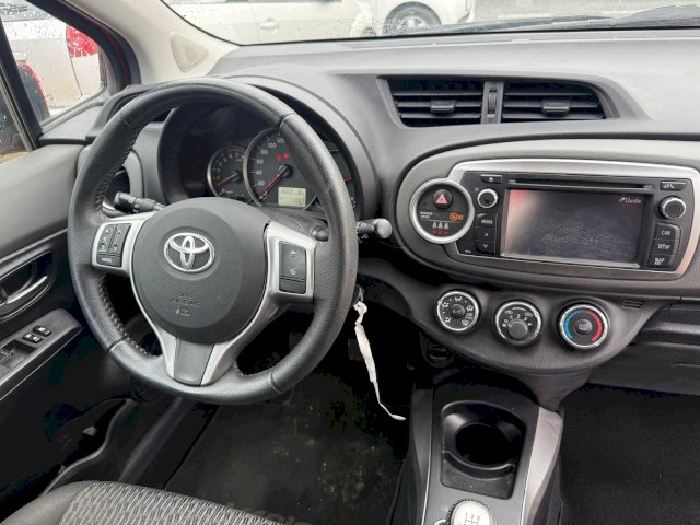 TOYOTA Toyota Yaris III 69 VVT-i Dynamic 5p