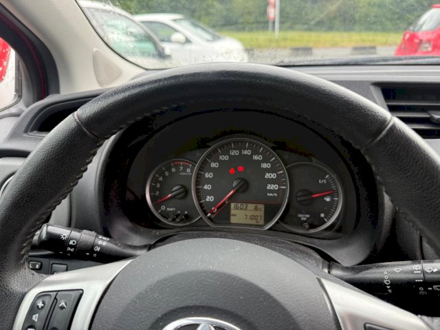 TOYOTA Toyota Yaris III 69 VVT-i Dynamic 5p