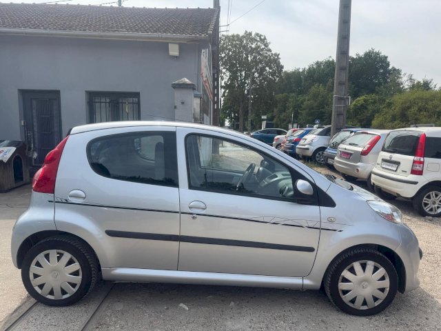 PEUGEOT  Peugeot 107  1.0 12v Urban Move 5p