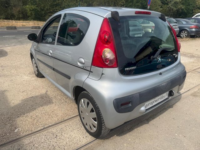 PEUGEOT  Peugeot 107  1.0 12v Urban Move 5p