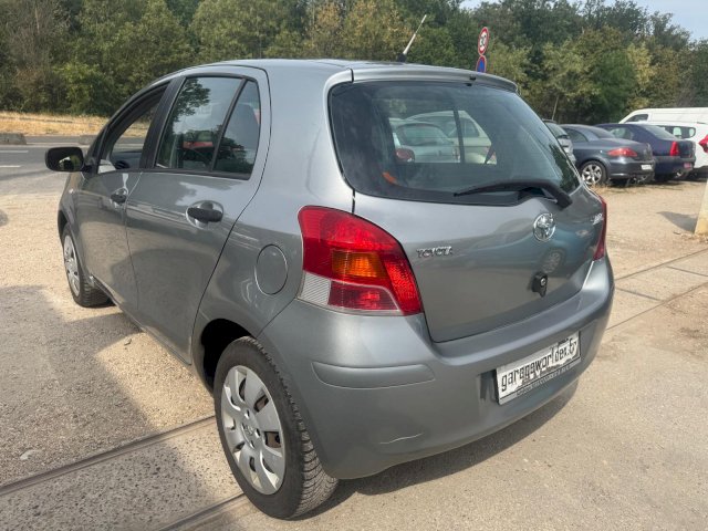 TOYOTA Toyota Yaris II 69 VVT-i 5p