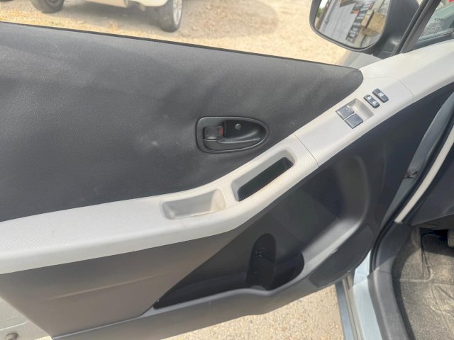 TOYOTA Toyota Yaris II 69 VVT-i 5p