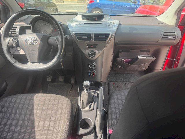 TOYOTA Toyota iQ  68 VVT-i iQ