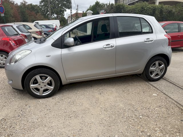 TOYOTA Toyota Yaris II 87 VVT-i Sol 5p