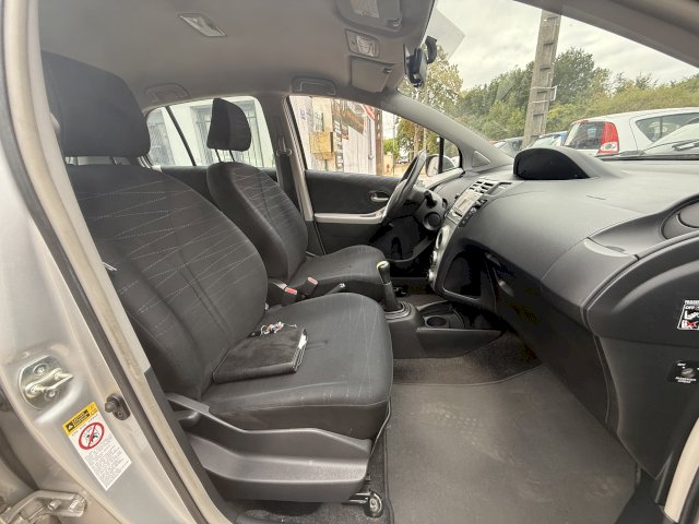 TOYOTA Toyota Yaris II 87 VVT-i Sol 5p