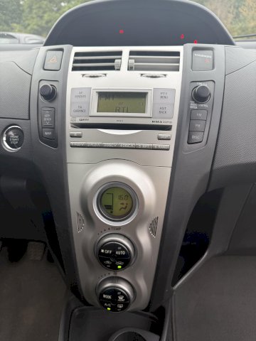 TOYOTA Toyota Yaris II 87 VVT-i Sol 5p