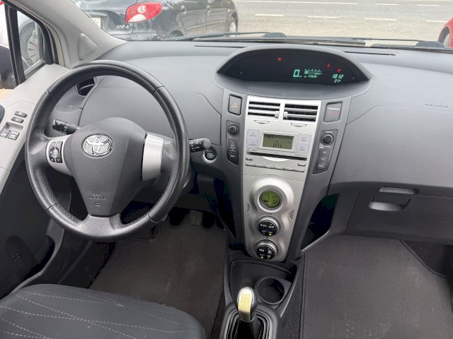 TOYOTA Toyota Yaris II 87 VVT-i Sol 5p
