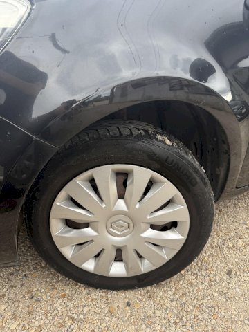 RENAULT  Renault Clio III (B/C85) 1.5 dCi 70ch Expression 5p