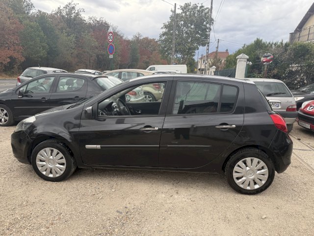 RENAULT  Renault Clio III (B/C85) 1.5 dCi 70ch Expression 5p