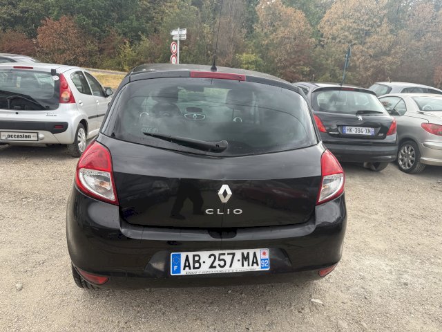 RENAULT  Renault Clio III (B/C85) 1.5 dCi 70ch Expression 5p