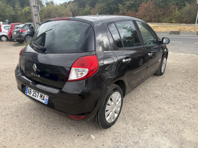RENAULT  Renault Clio III (B/C85) 1.5 dCi 70ch Expression 5p