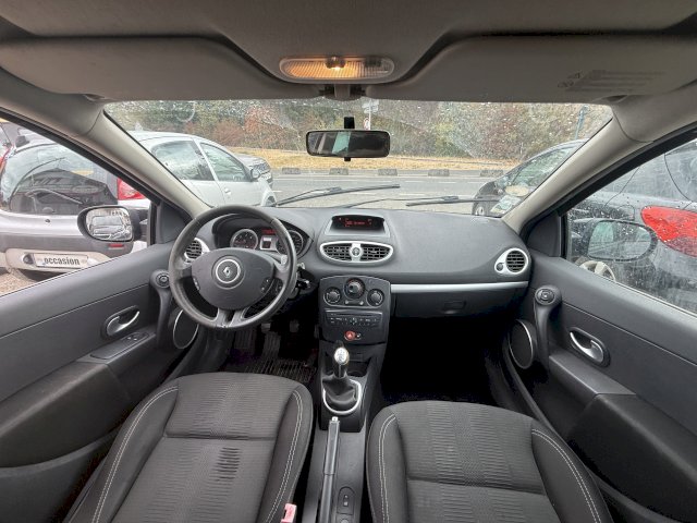 RENAULT  Renault Clio III (B/C85) 1.5 dCi 70ch Expression 5p