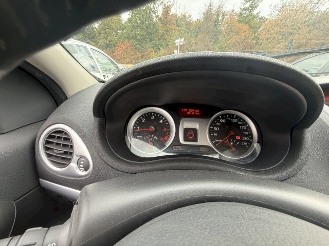 RENAULT  Renault Clio III (B/C85) 1.5 dCi 70ch Expression 5p