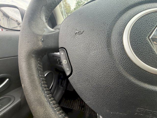 RENAULT  Renault Clio III (B/C85) 1.5 dCi 70ch Expression 5p