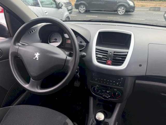 PEUGEOT  Peugeot 206  1.1 Trendy 3p