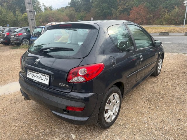 PEUGEOT  Peugeot 206  1.1 Trendy 3p