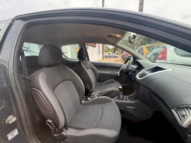 PEUGEOT  Peugeot 206  1.1 Trendy 3p