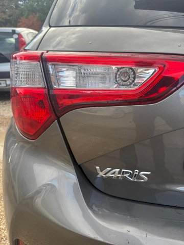 TOYOTA Toyota Yaris 1.5 HYBRID 75