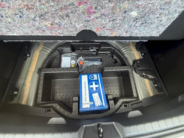TOYOTA Toyota Yaris 1.5 HYBRID 75