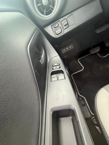 TOYOTA Toyota Yaris 1.5 HYBRID 75